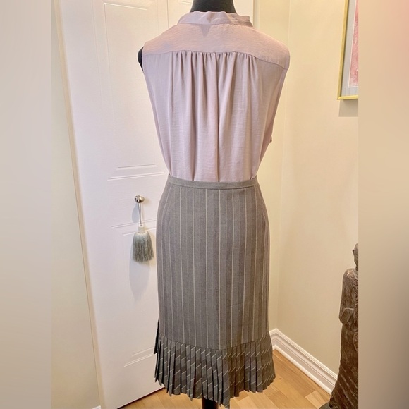 Y2K,  Nygård Collection Petites greyish brown/pink pinstripe accordion hem skirt - Picture 4 of 13
